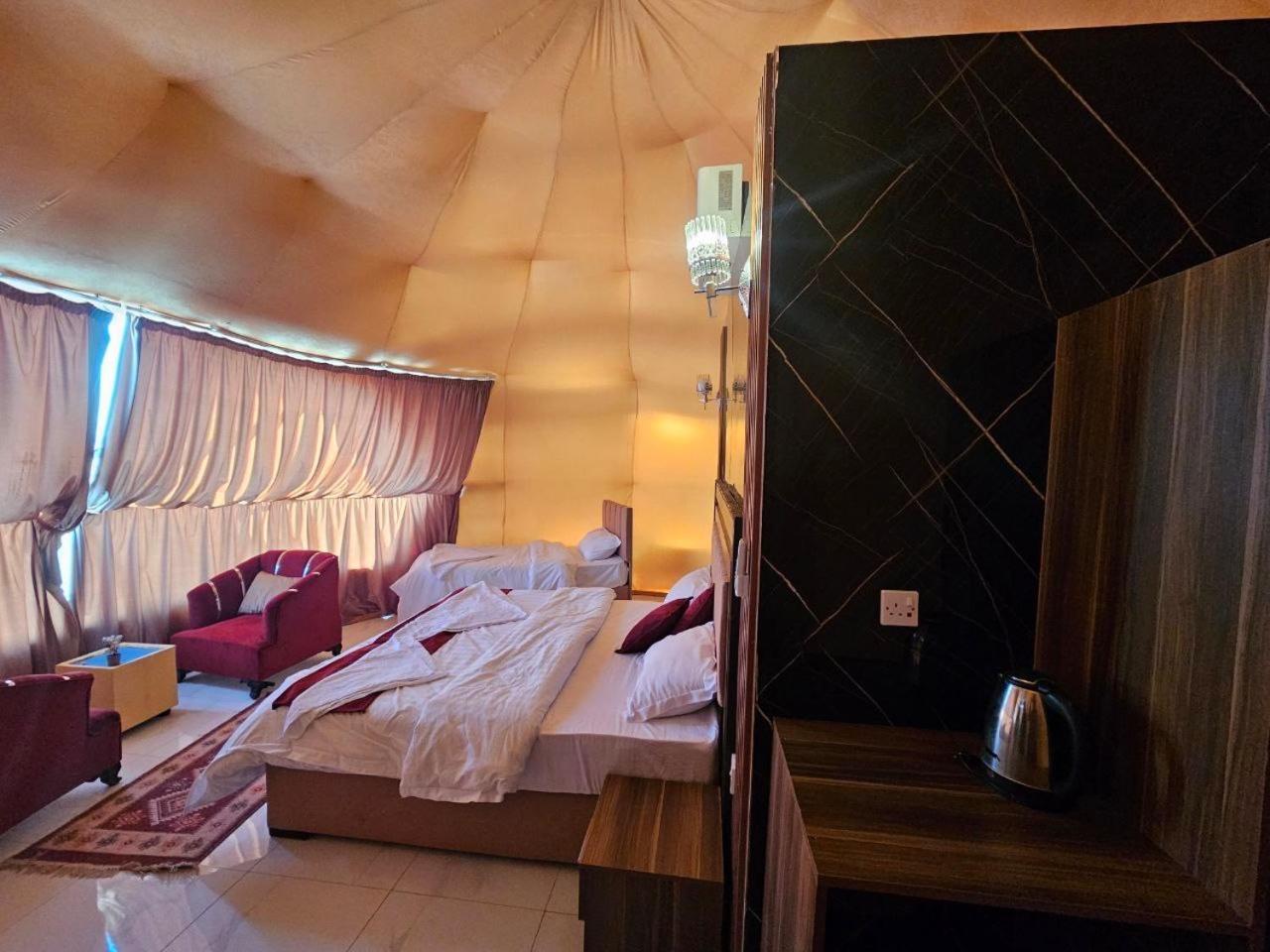 Victoria Luxury Camp